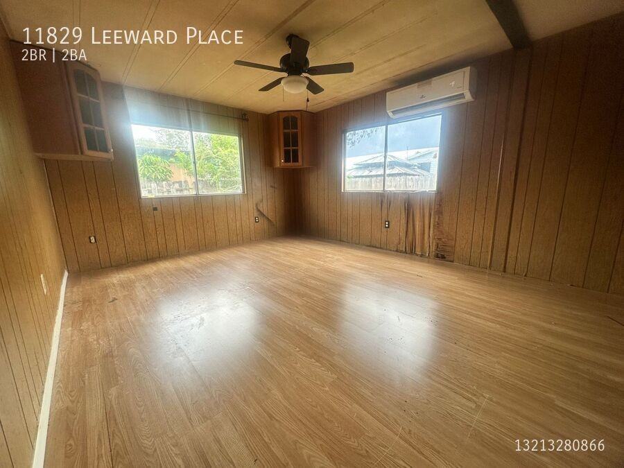 11829 Leeward Pl - Photo 2 of 9