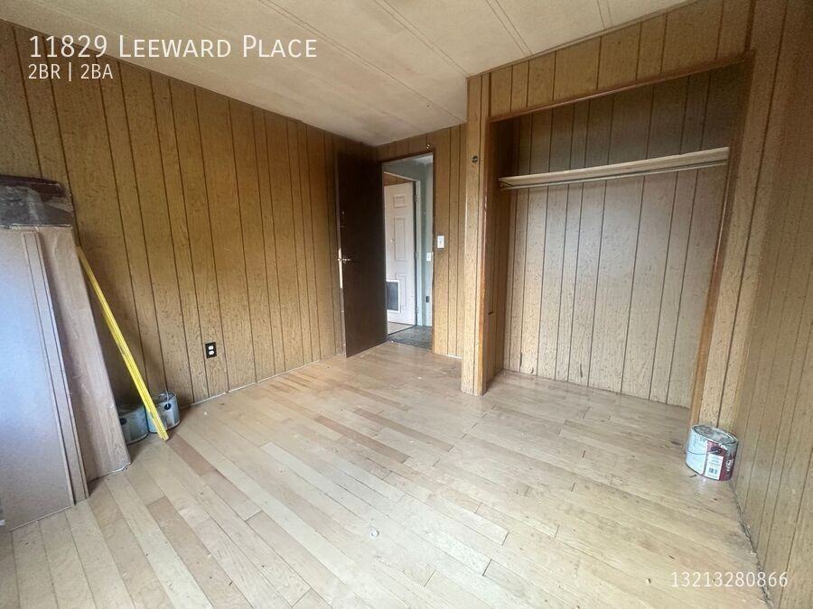 11829 Leeward Pl - Photo 3 of 9