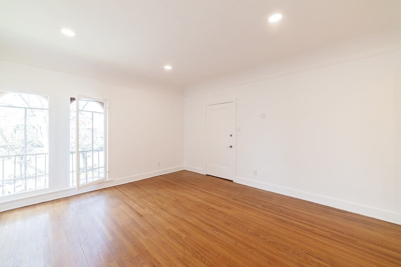 242 S Sycamore Ave #1-2 - Photo 5 of 37