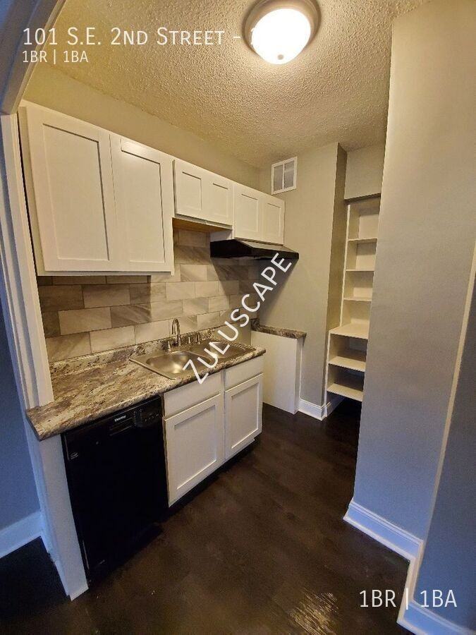 101 Se 2nd St #204 - Photo 5 of 12