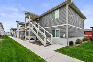 $1000 Off Move in Special, Ends June 16th! | Pet Friendly 3 Bedroom Apartments - Photo 1 of 1