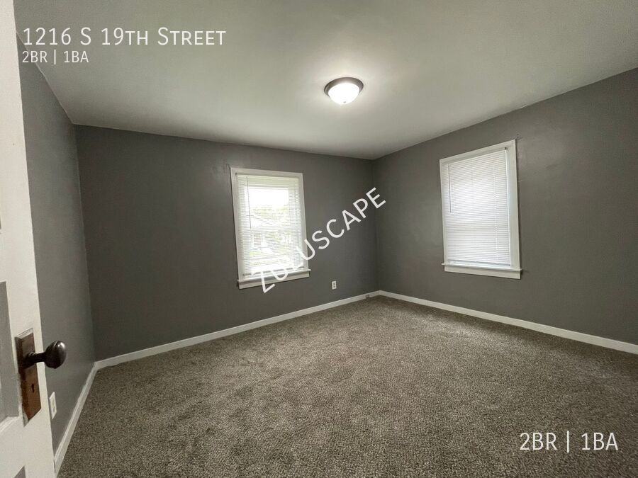1216 S 19th St - Photo 6 of 9
