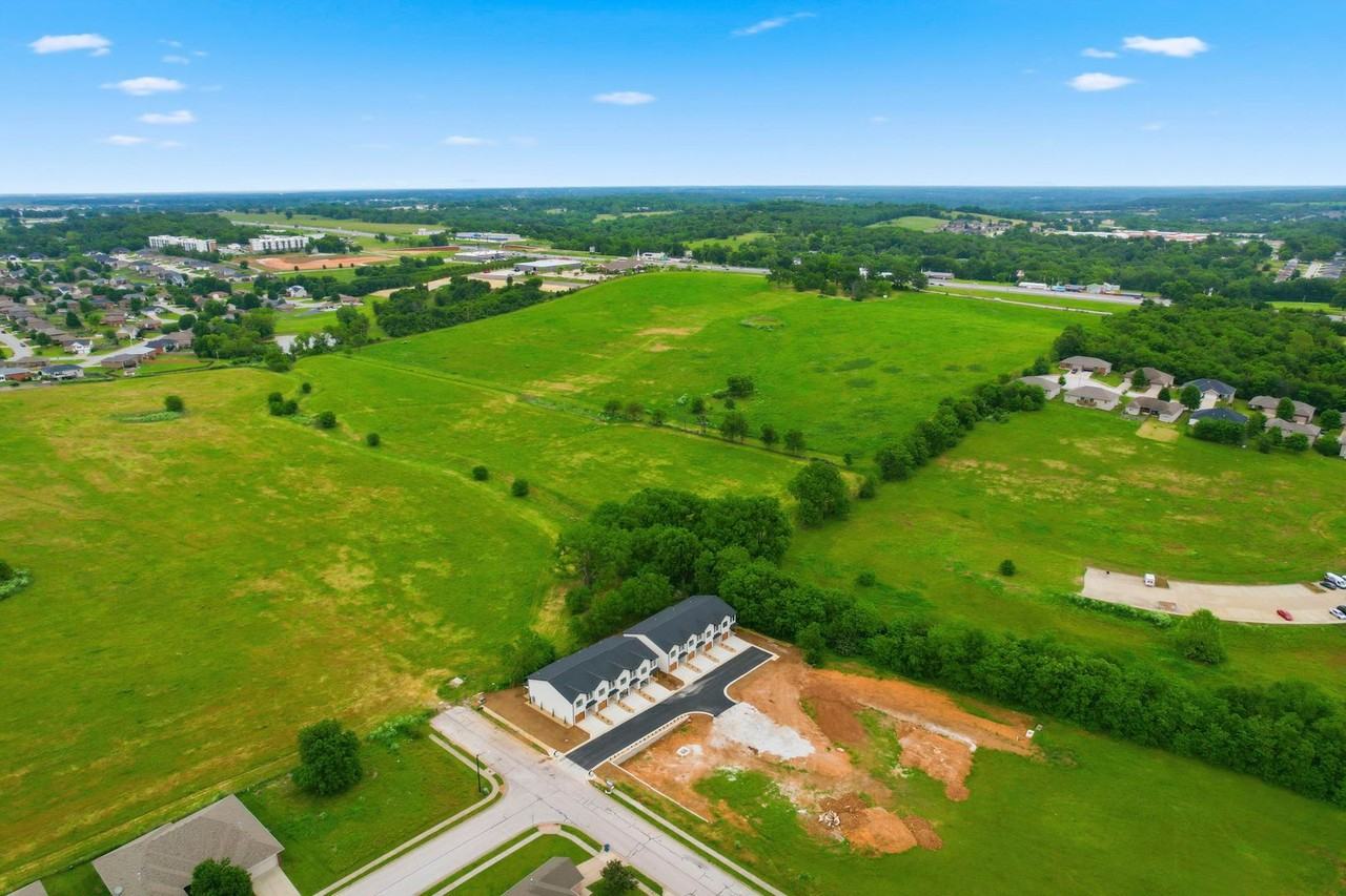 The Creekside at Finley - Photo 4 of 44