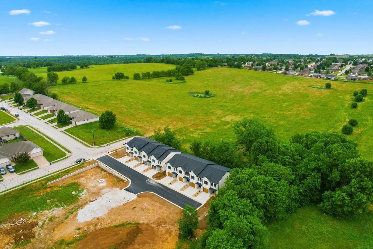 The Creekside at Finley - Photo 6 of 44