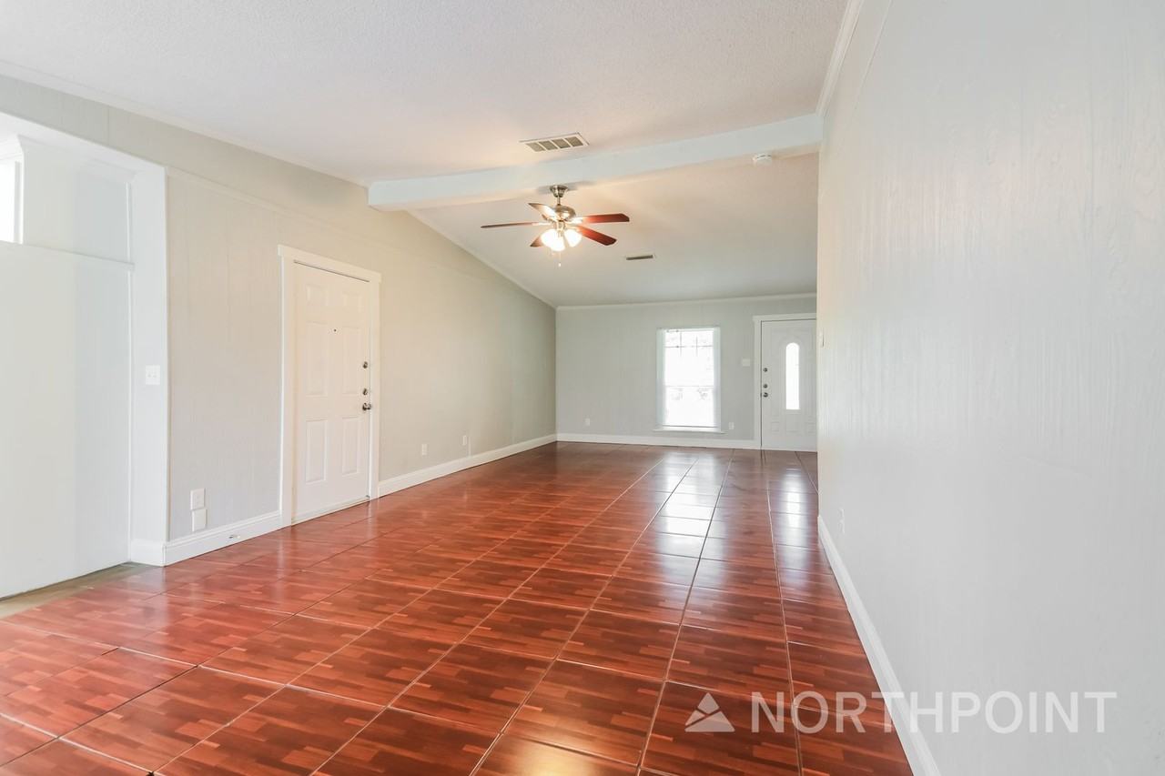 2722 Spiceberry Ln - Photo 5 of 16