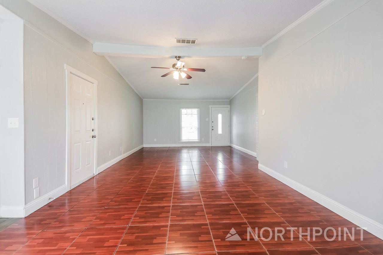 2722 Spiceberry Ln - Photo 6 of 16
