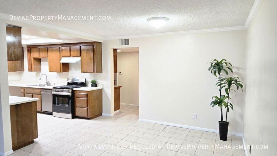 16970 Marygold Ave #11 - Photo 4 of 30