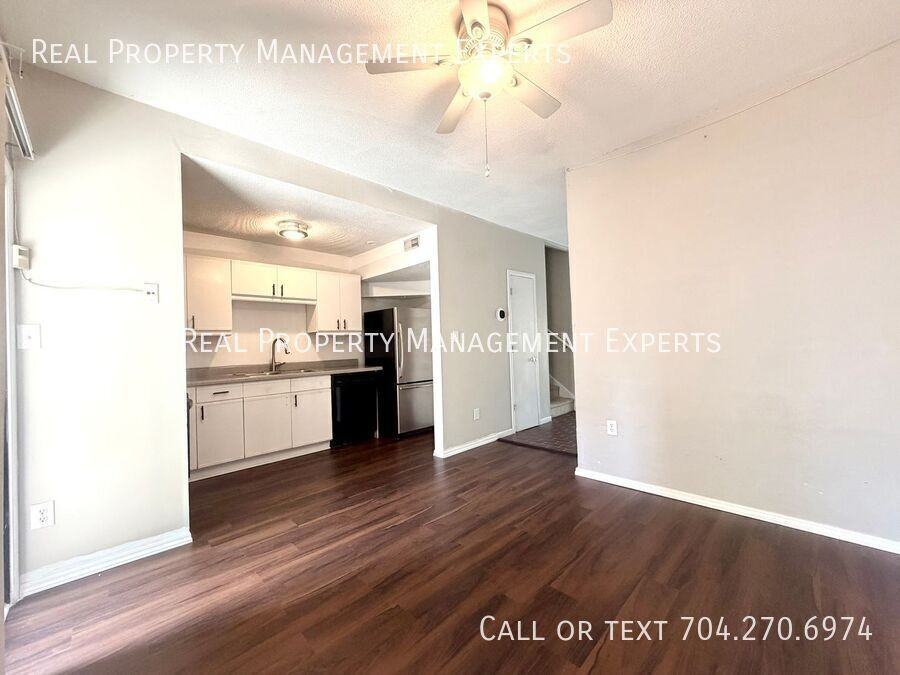 414 W 8th St - Photo 4 of 15