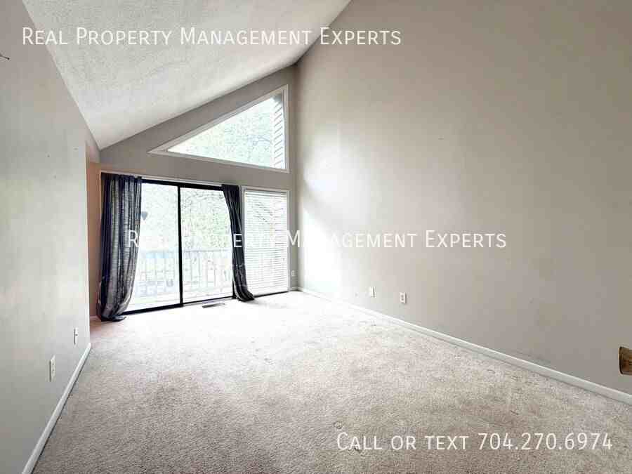 414 W 8th St - Photo 7 of 15