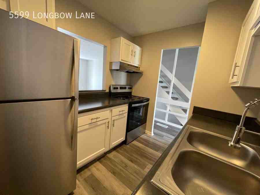 5599 Longbow Ln - Photo 5 of 21