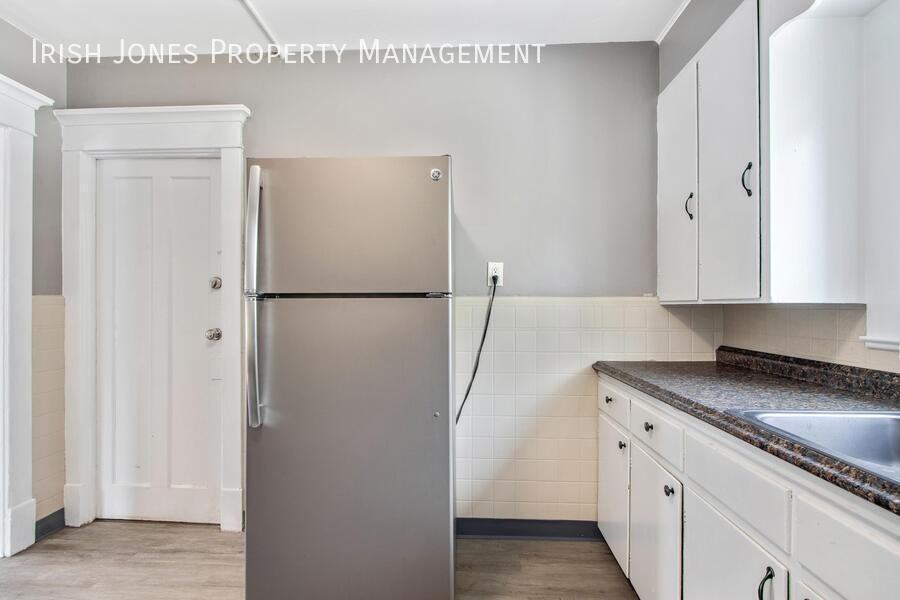 2518 Delaware Ave - Photo 5 of 18