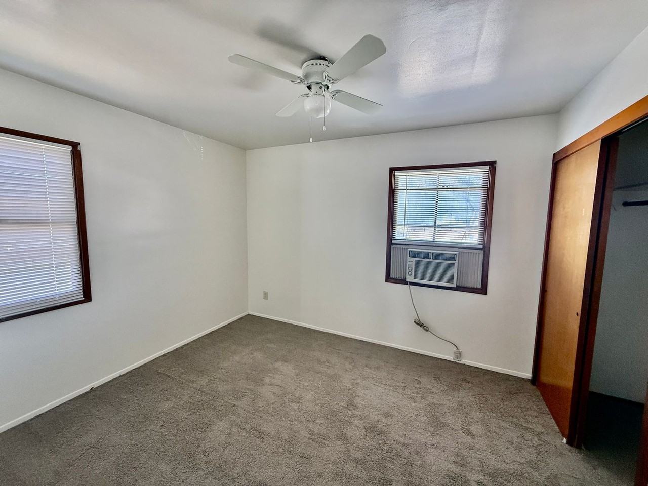 1023 S Victoria Ave Apt C - Photo 6 of 15