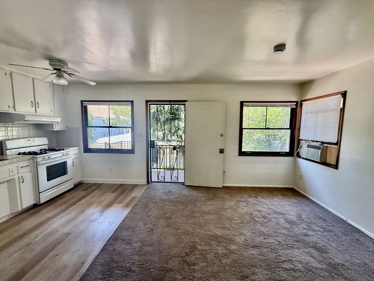 1023 S Victoria Ave Apt C - Photo 7 of 15