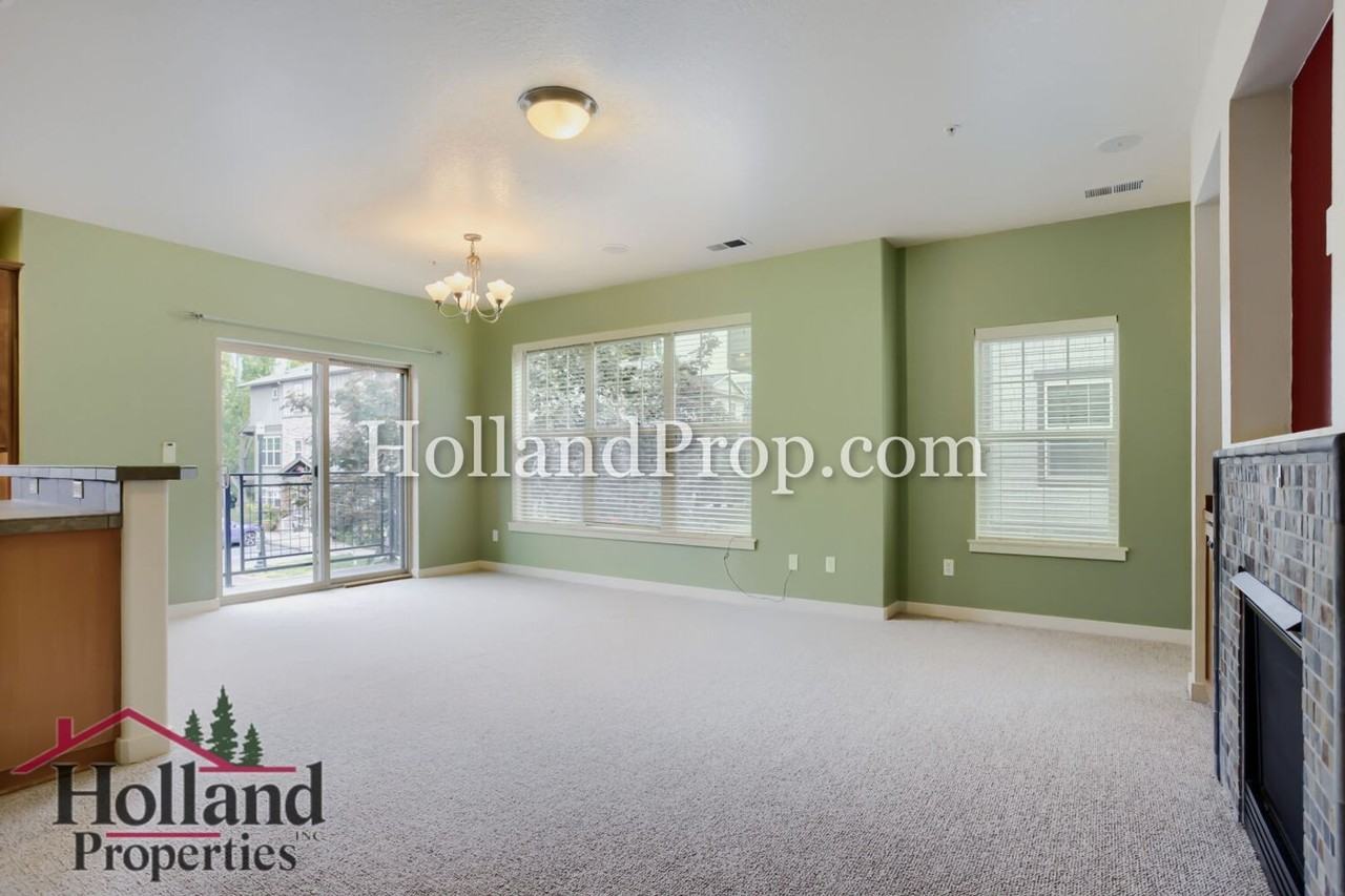 630 Ne Garswood Ln - Photo 3 of 22