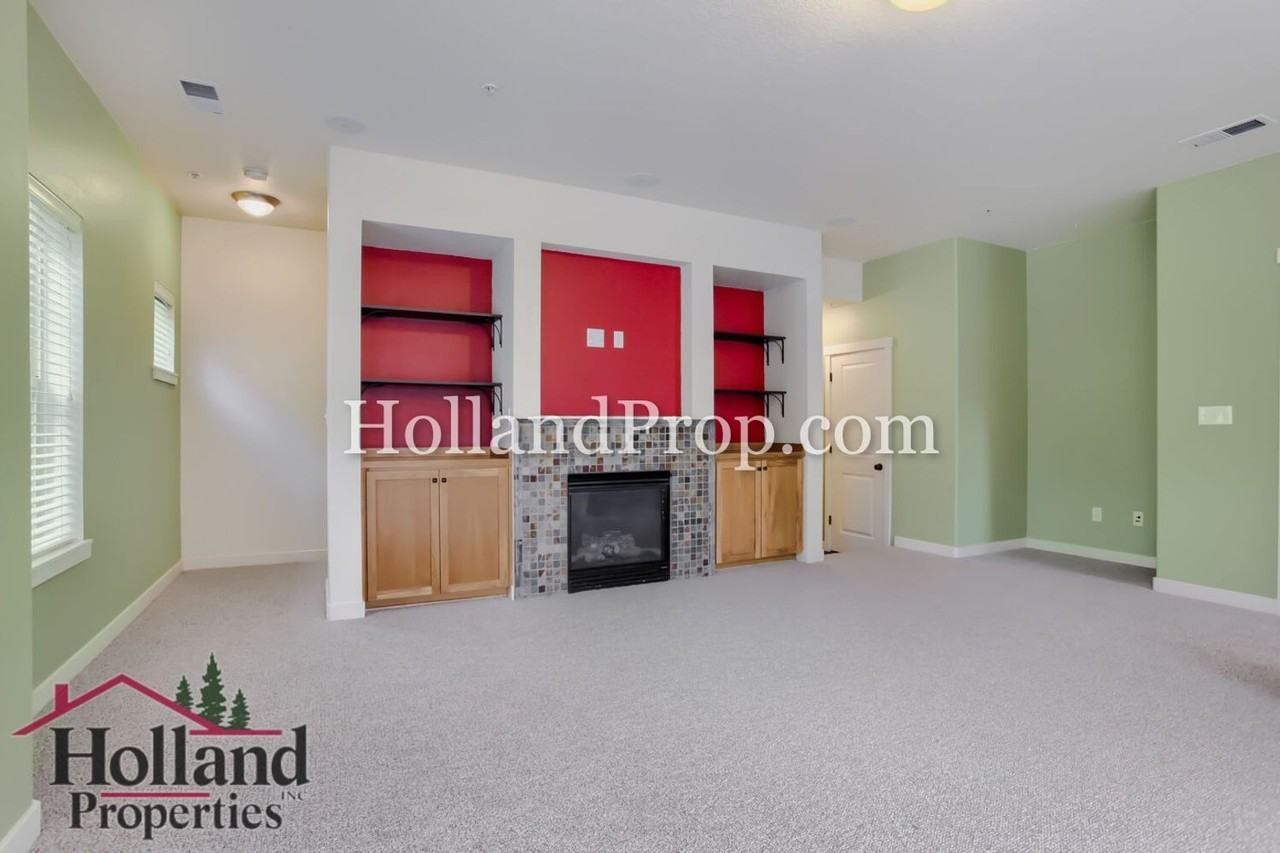630 Ne Garswood Ln - Photo 5 of 22