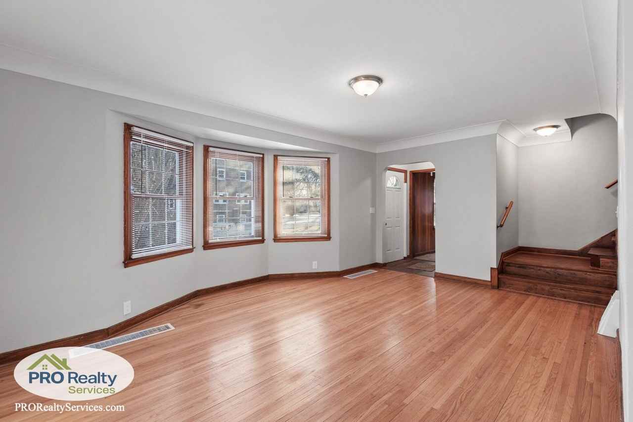 2575 17th Ave E - Photo 4 of 23