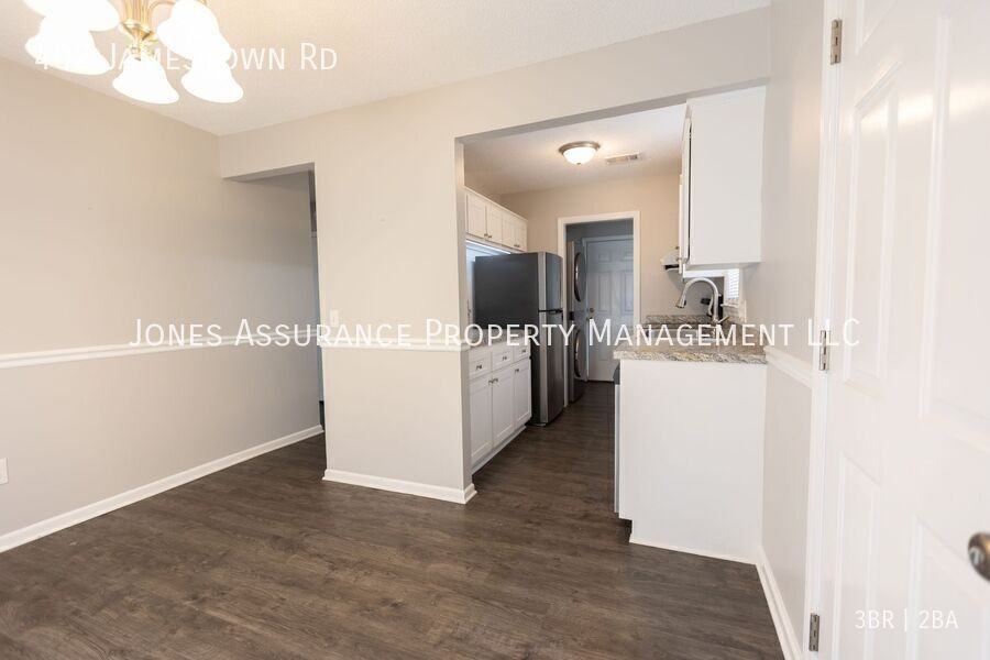 402 Jamestown Rd - Photo 3 of 6
