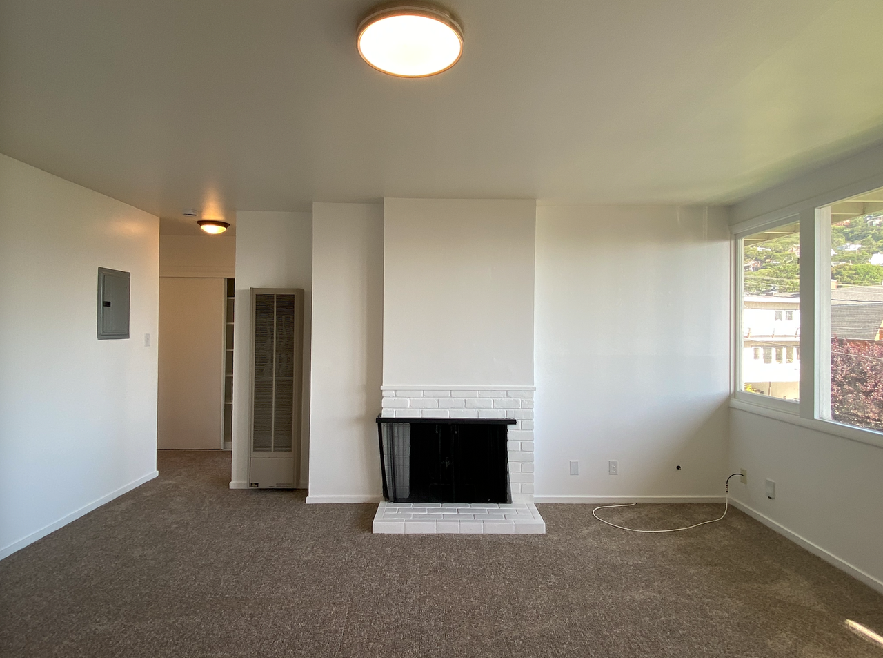 321 Valley St - Photo 2 of 23
