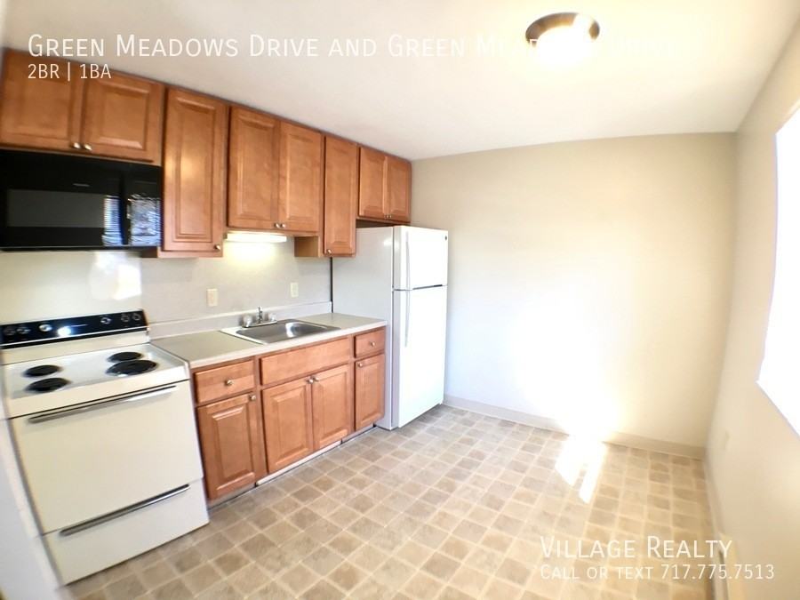 Green Meadows Drive & & Green Meadows Drive #541 - Photo 3 of 24
