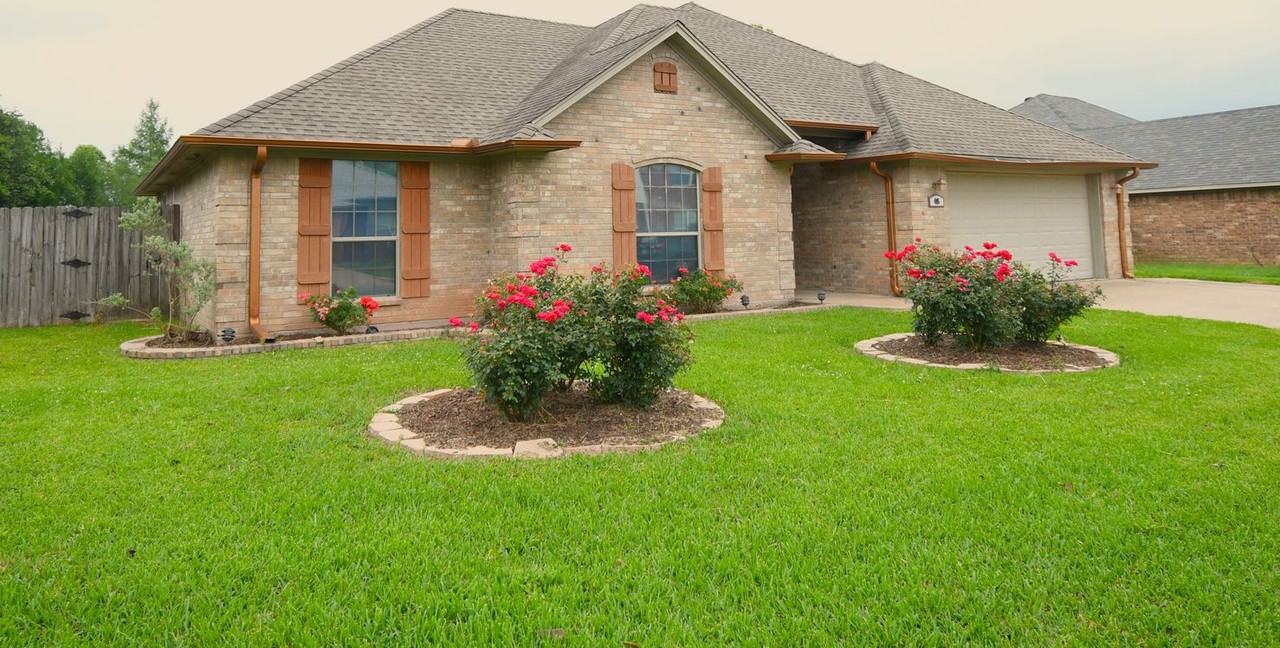 405 Amanda Ct - Photo 2 of 30