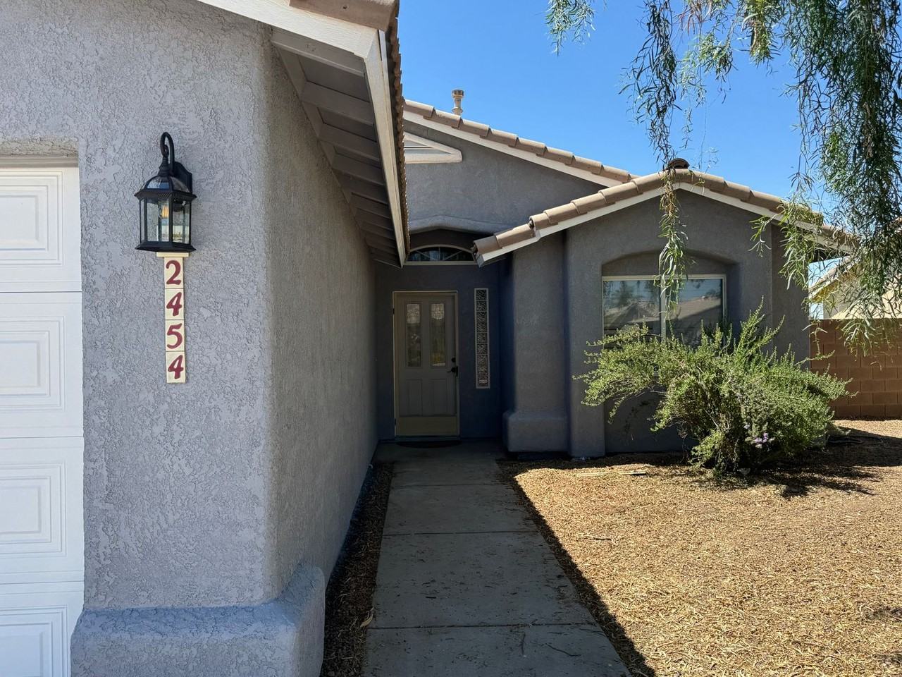 2454 E Saguaro Dr - Photo 4 of 31