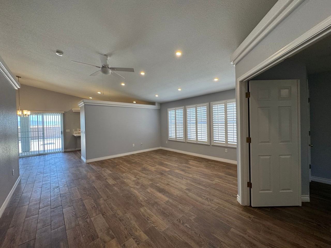 2454 E Saguaro Dr - Photo 5 of 31