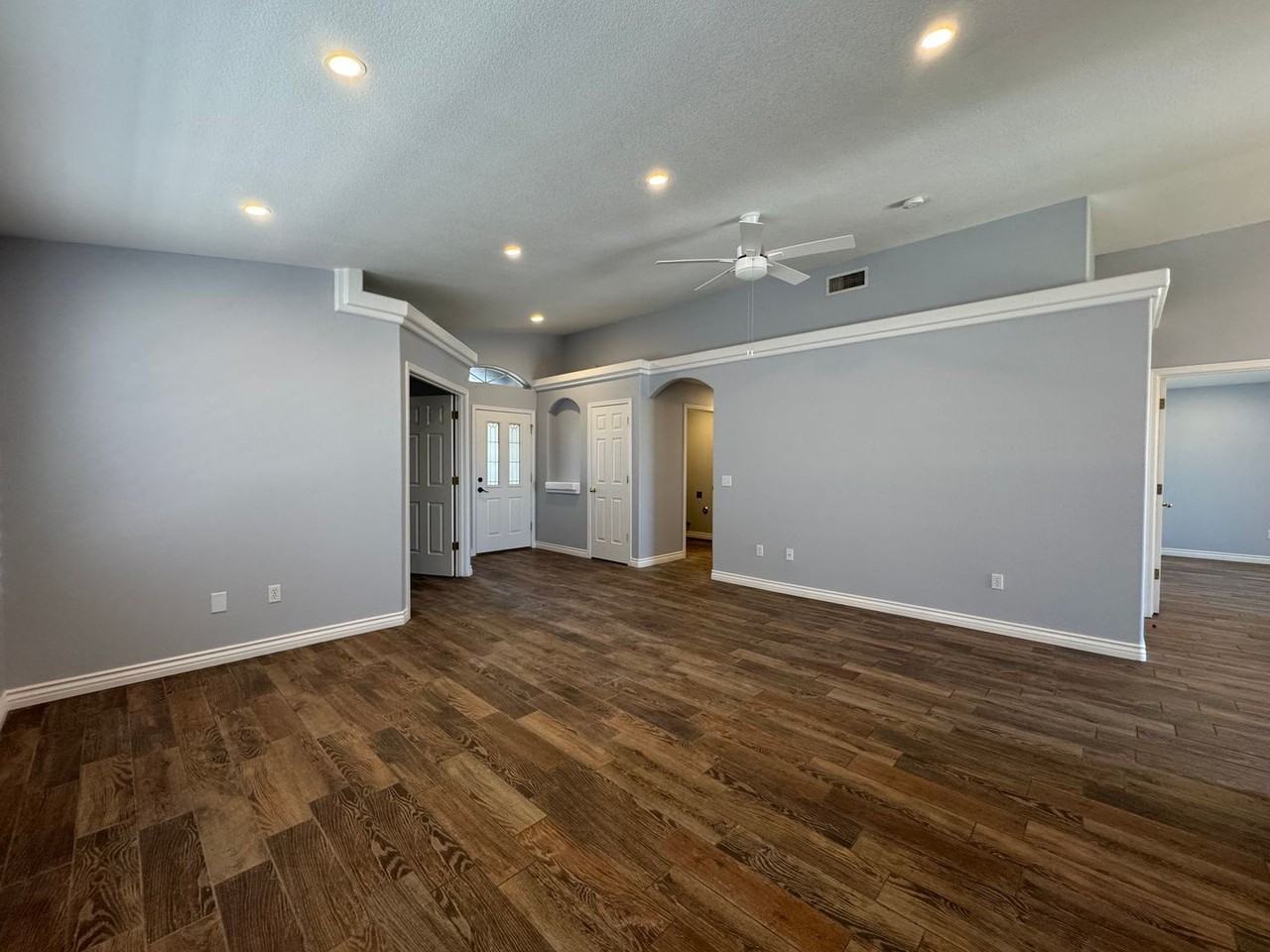 2454 E Saguaro Dr - Photo 7 of 31