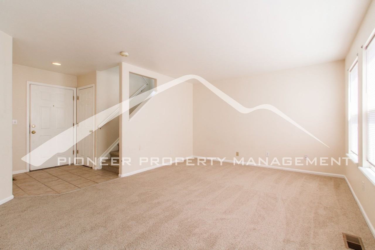 8488 Kalamath Ct - Photo 4 of 16