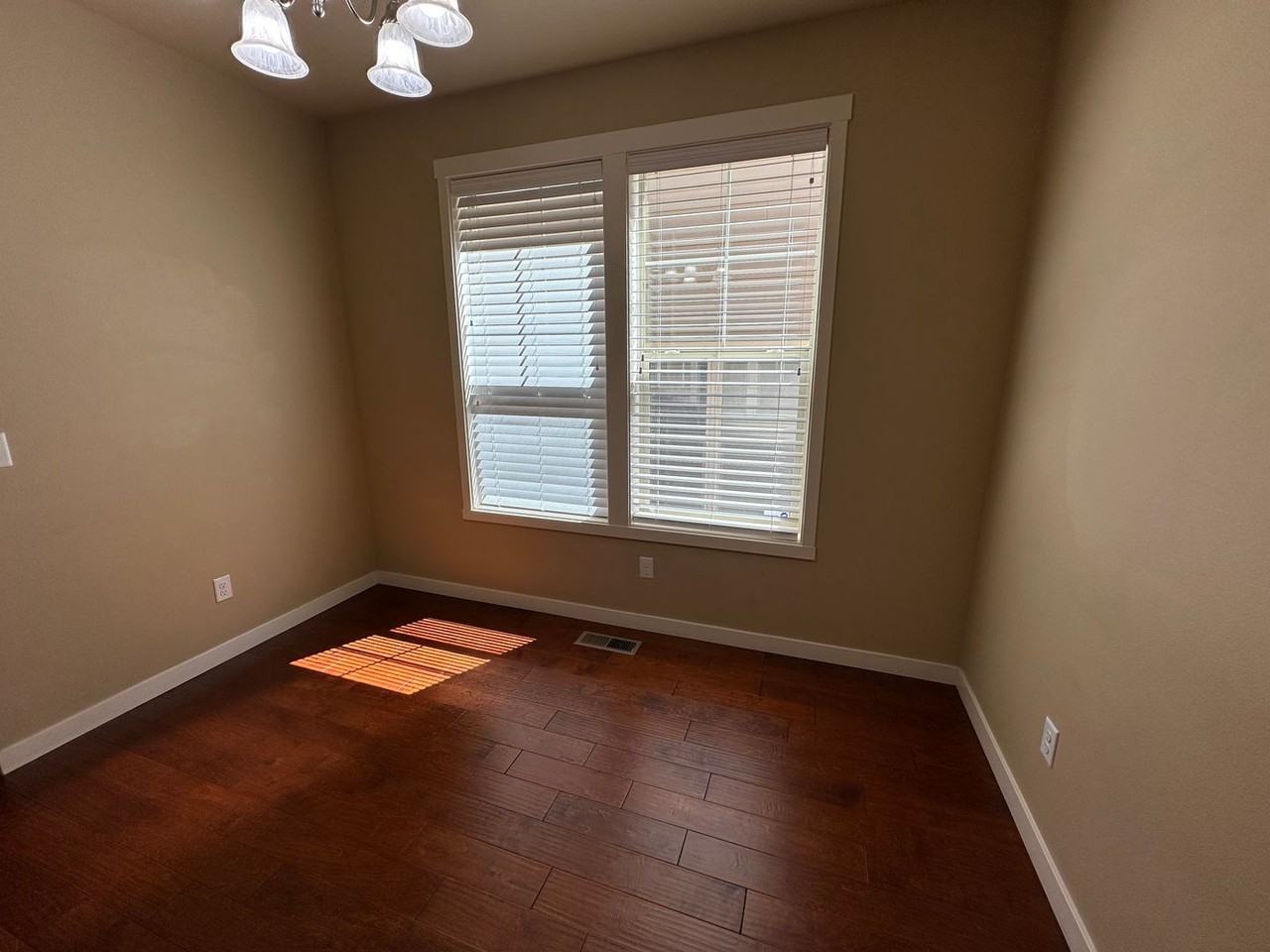 3510 Hepburn St Ne - Photo 4 of 10