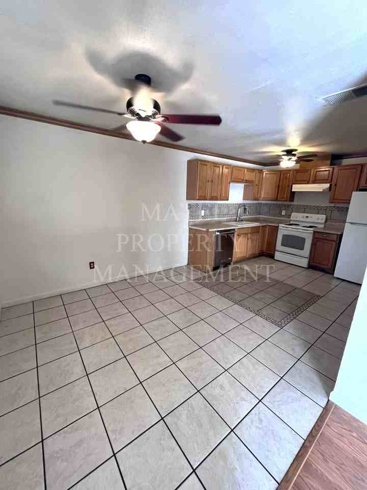 321 Gran Via Ct - Photo 3 of 22