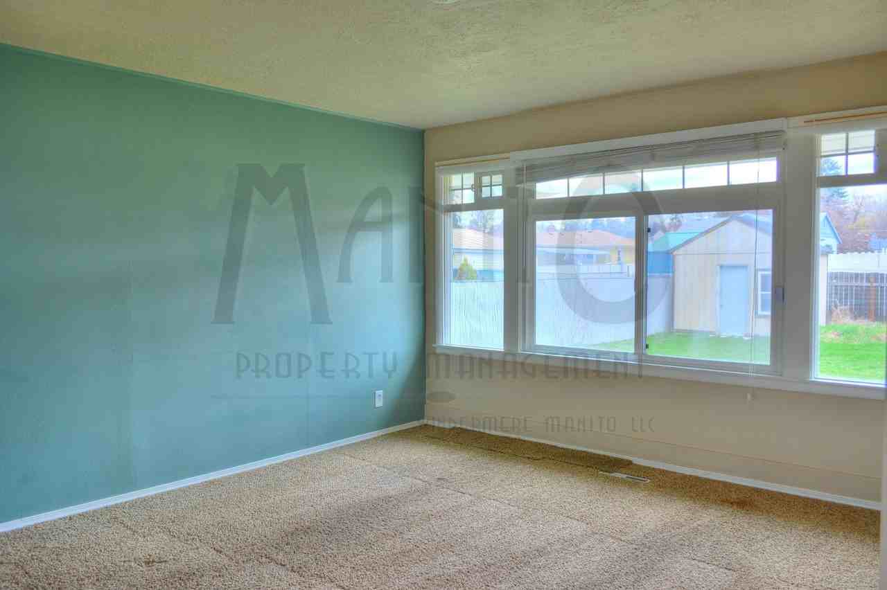 4017 E Grace Ave - Photo 3 of 16