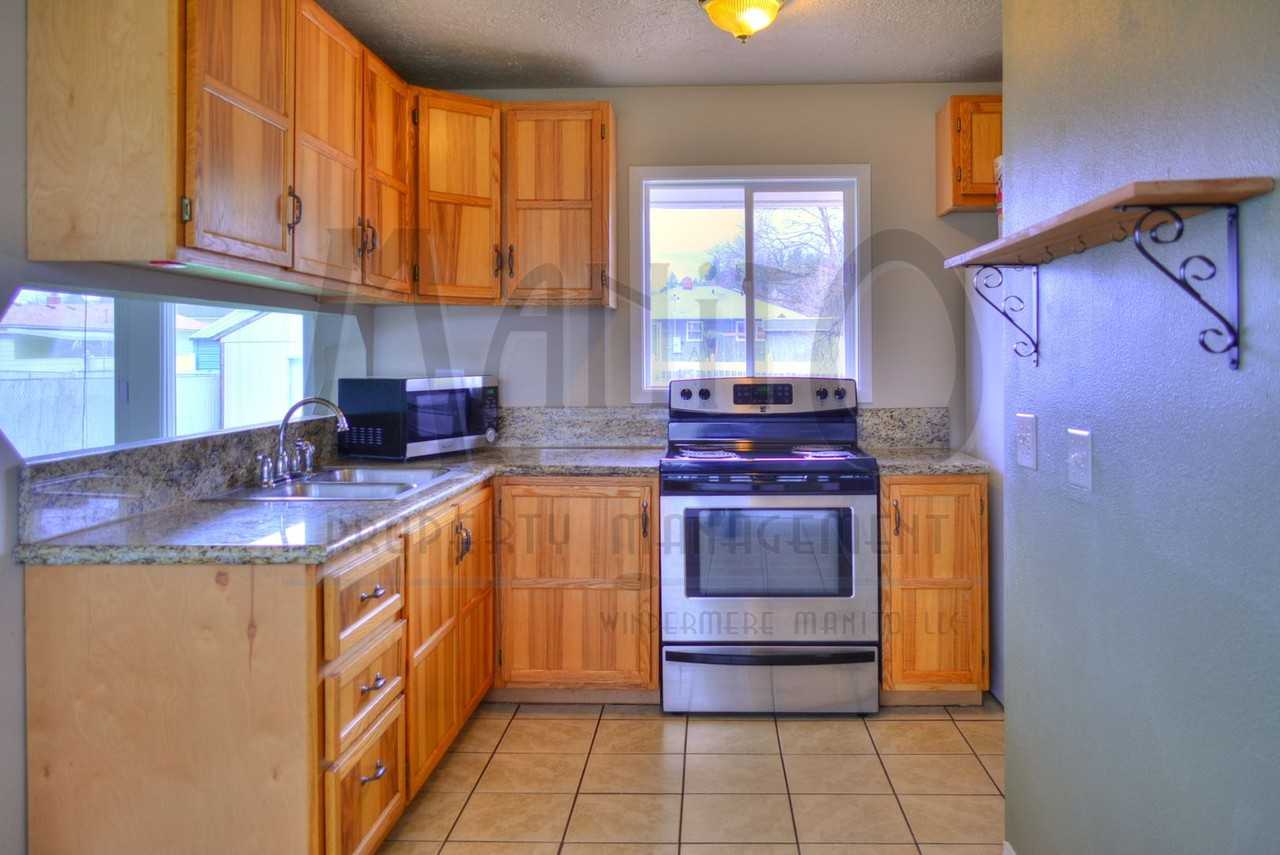 4017 E Grace Ave - Photo 6 of 16