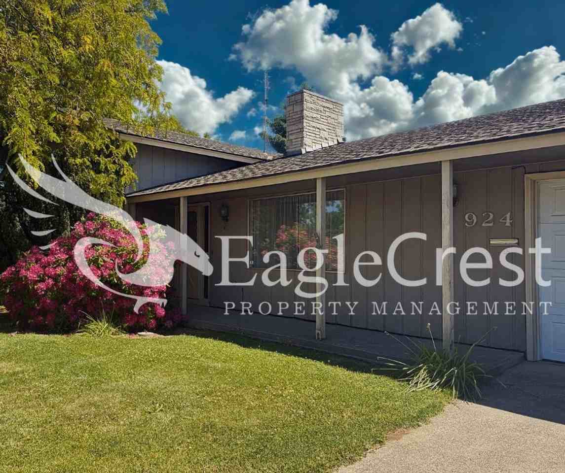 924 Shasta Dr - Photo 6 of 48