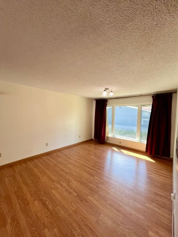 4018 Dunlap Ave - Photo 3 of 14