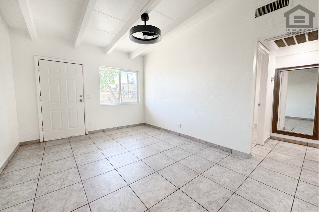 1626 N 31st Pl - Photo 7 of 22