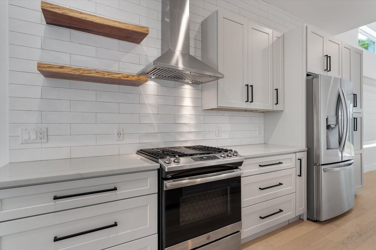 4712 Reyes St #1 - Photo 5 of 44