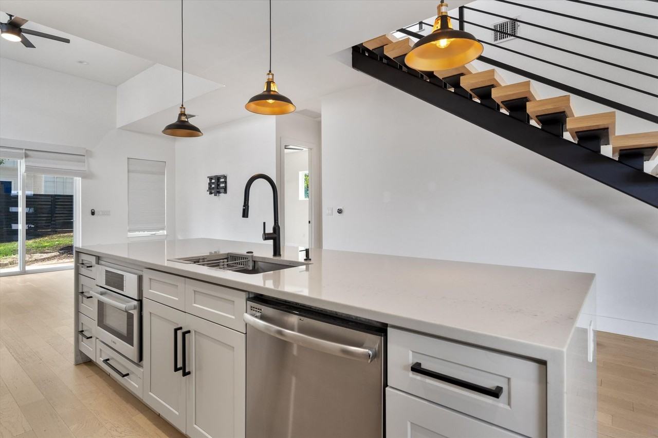 4712 Reyes St #1 - Photo 6 of 44