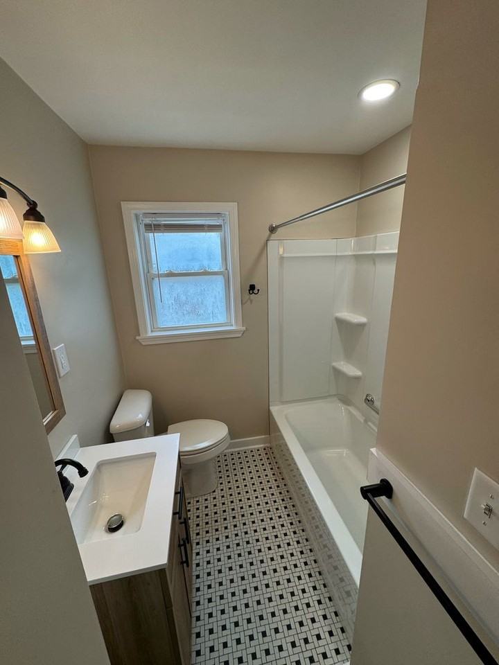 2711 Brownsboro Rd - Photo 7 of 12