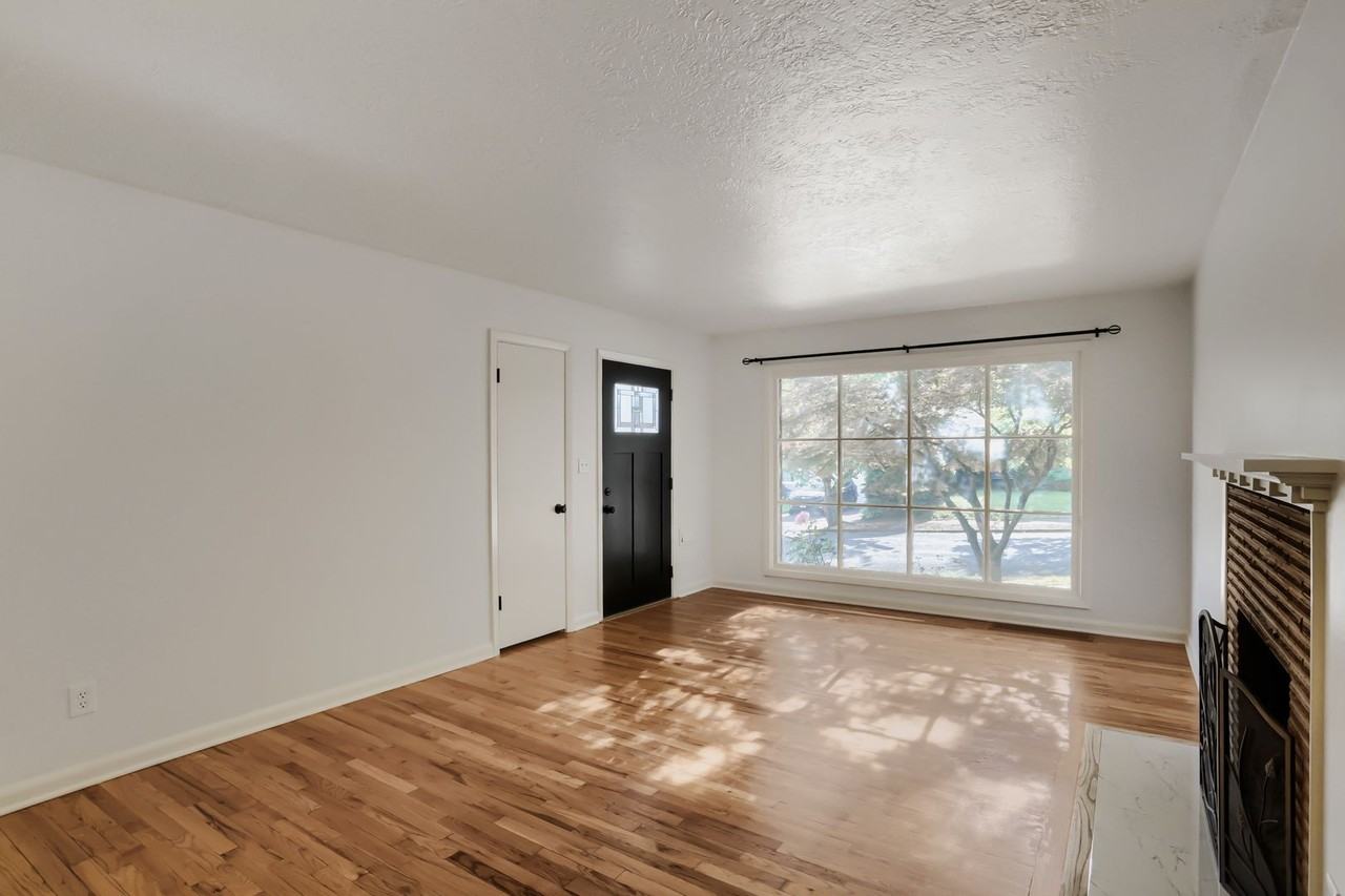 2806 Se 78th Ave - Photo 4 of 28