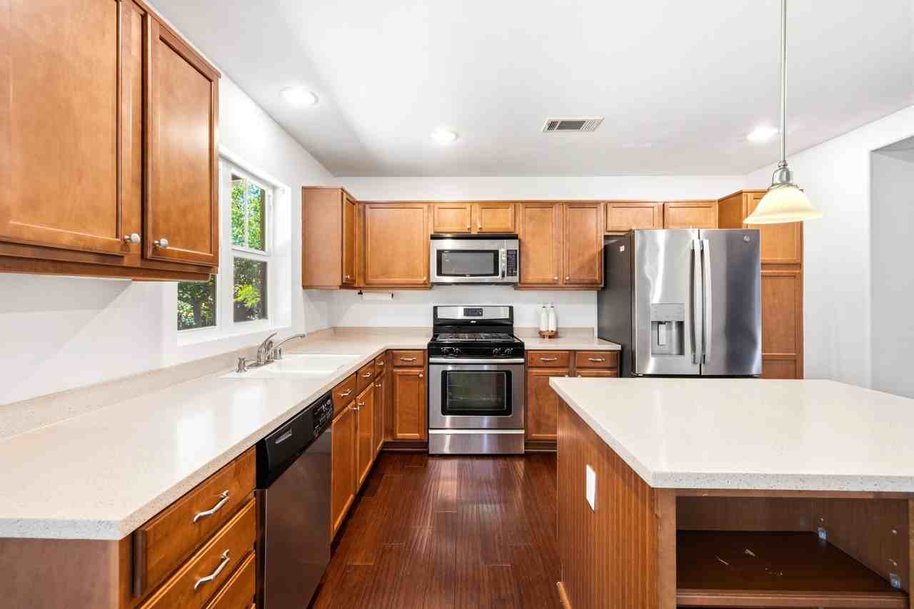 43023 Artesia Ct - Photo 4 of 50