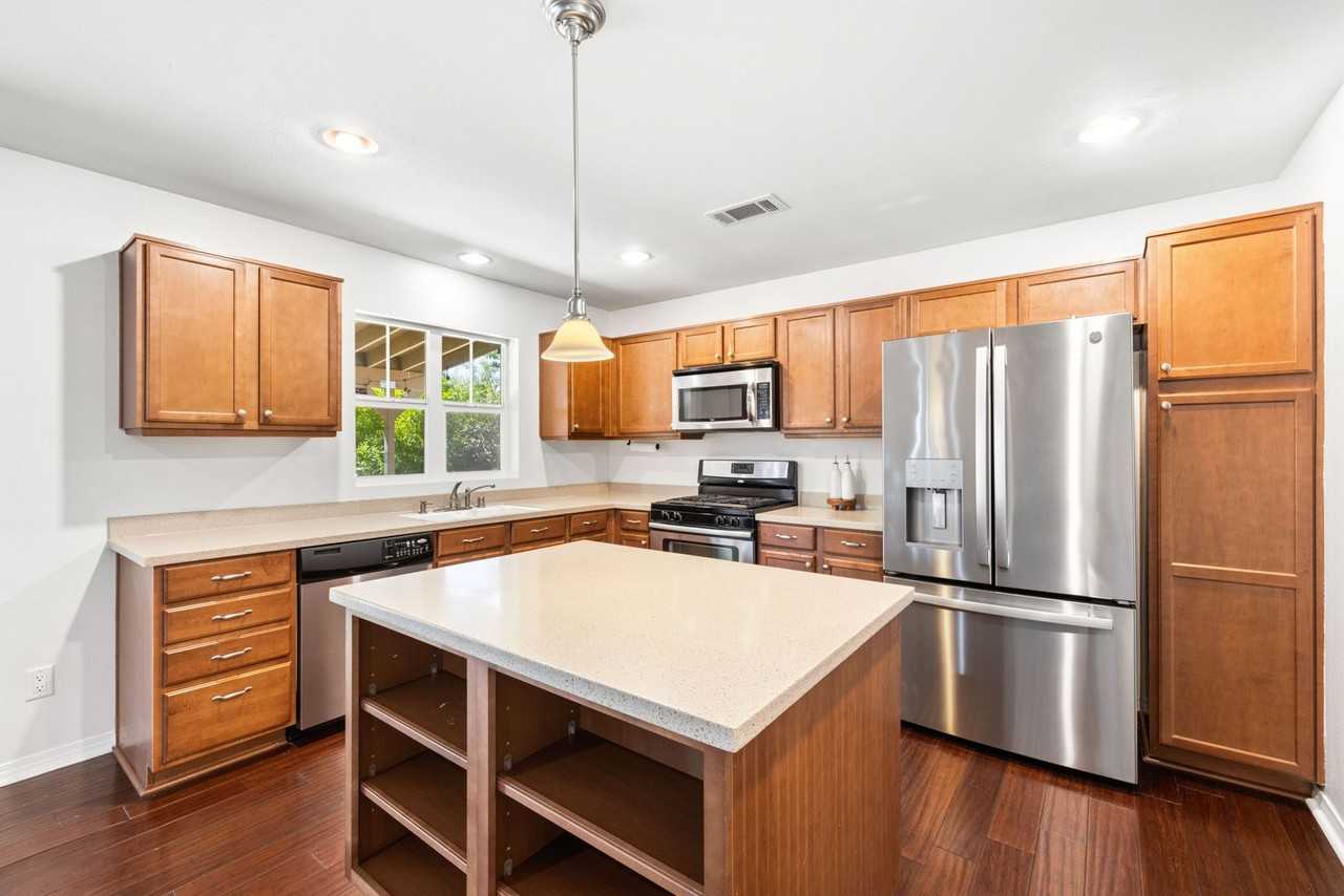 43023 Artesia Ct - Photo 6 of 50