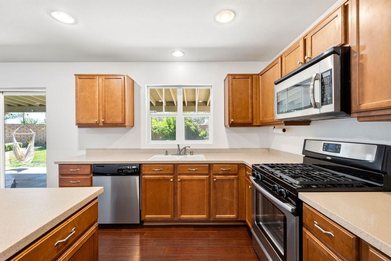 43023 Artesia Ct - Photo 7 of 50
