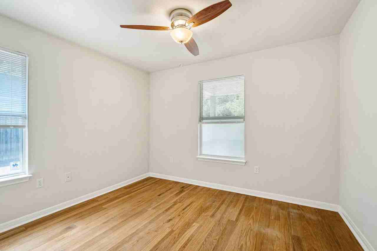 1502 Garden St - Photo 4 of 25