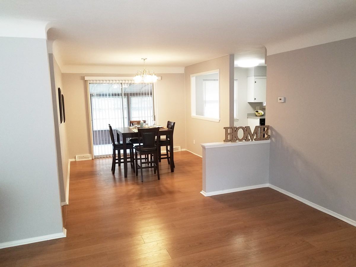 376 Royal Oak Blvd - Photo 4 of 21