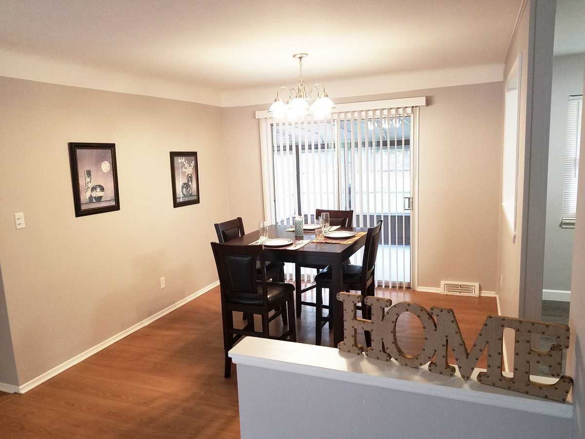 376 Royal Oak Blvd - Photo 5 of 21