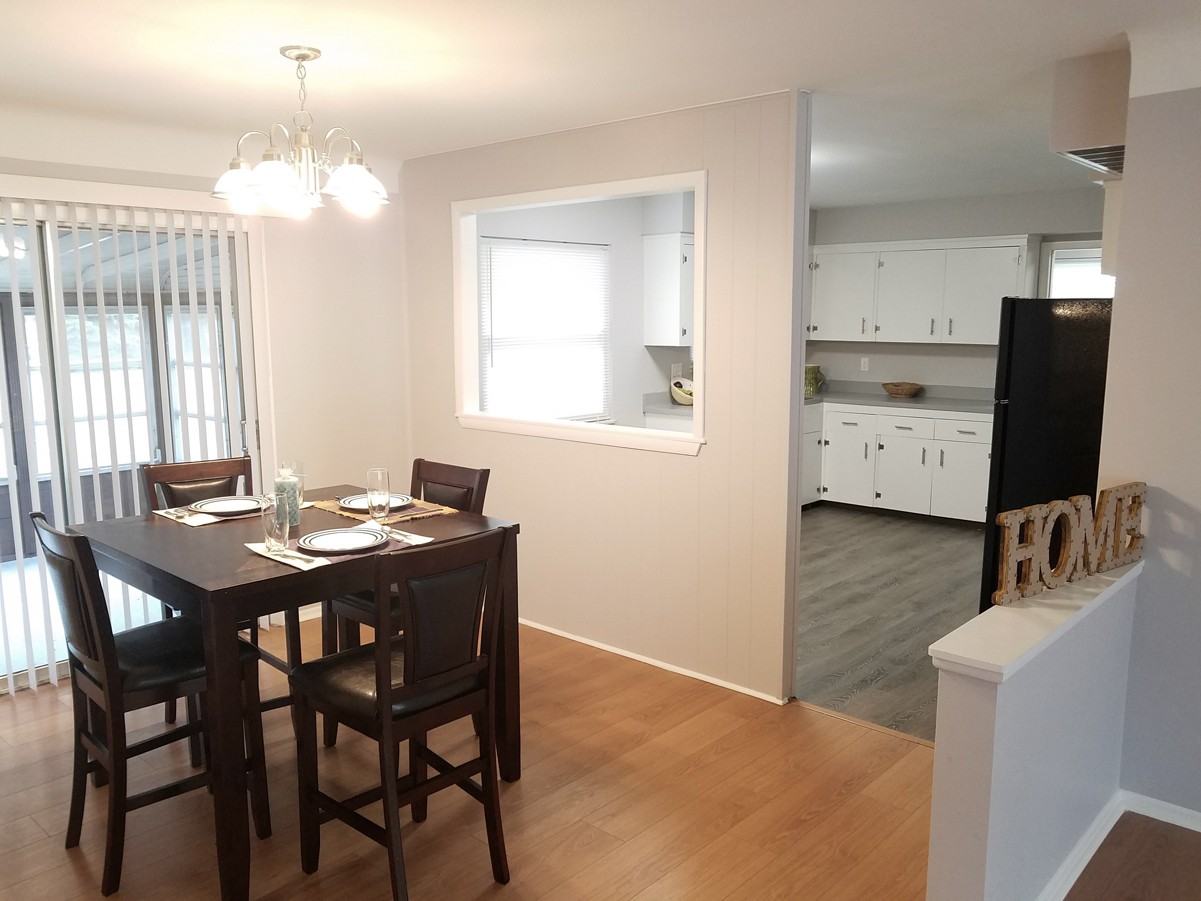 376 Royal Oak Blvd - Photo 7 of 21