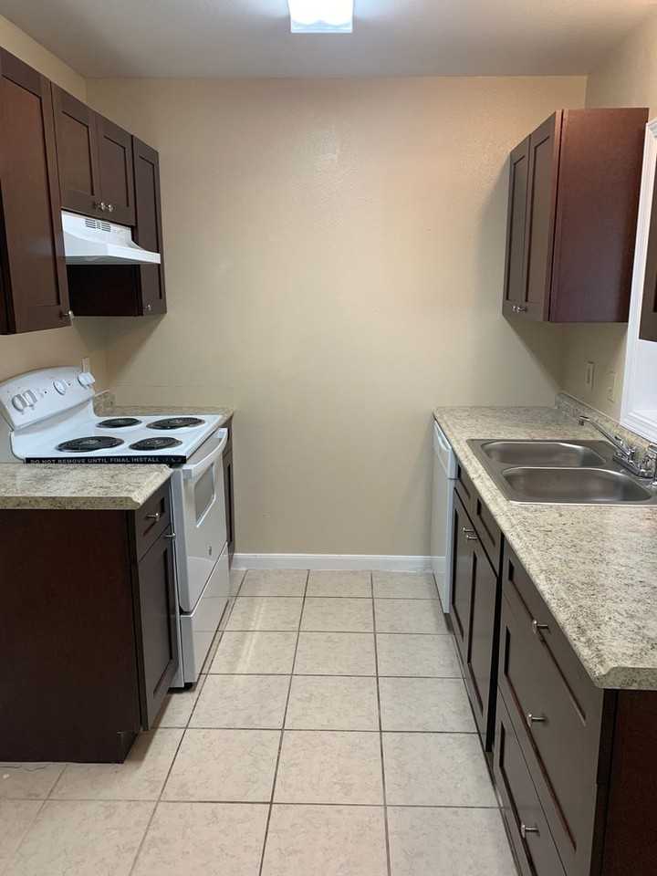 217 Hunters Ln - Photo 4 of 9