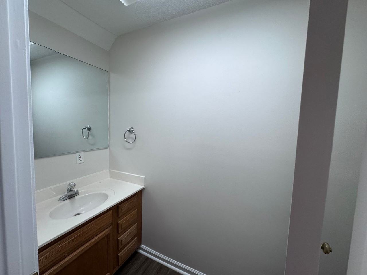 409 W 14th St #9 - Photo 6 of 21