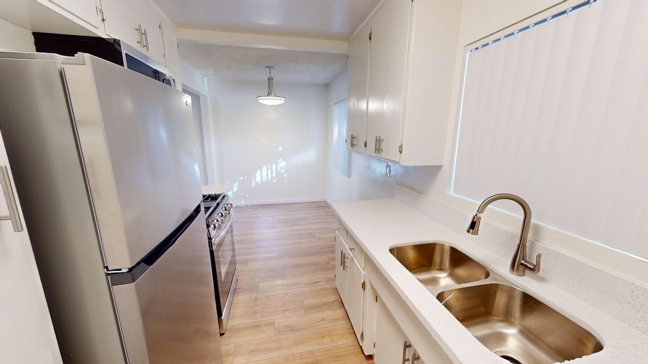 FUL - Fulton Ave Apartments - Photo 4 of 4