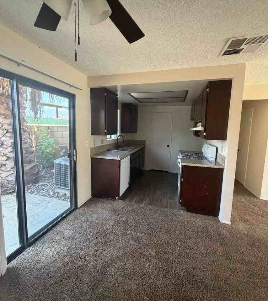 3241 Triumph Ln - Photo 6 of 37